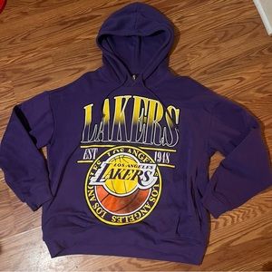 Los Angeles Lakers hoodie size medium